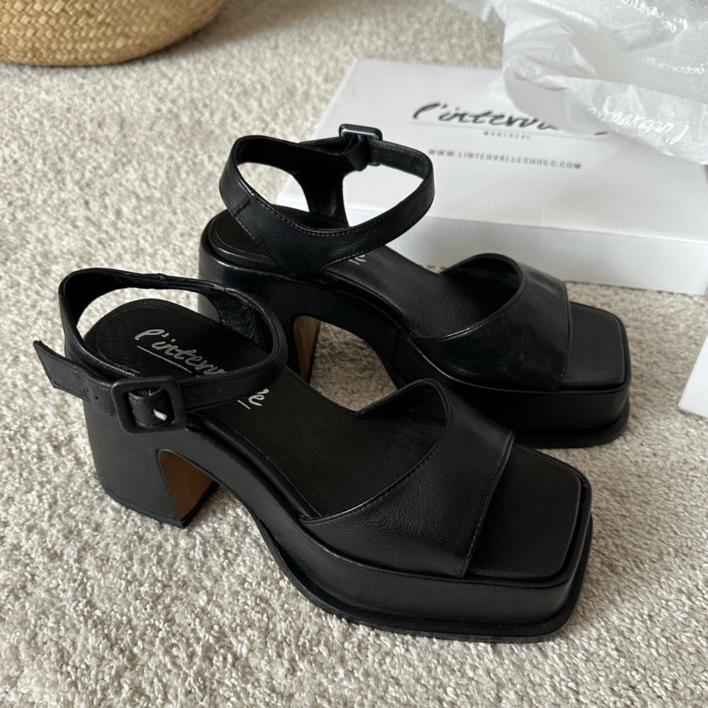 BNWT L’intervalle Valtos black leather platform sandals